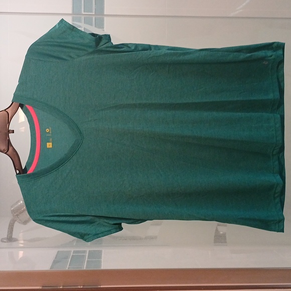 Xersion Tops - Women's v neck sport top